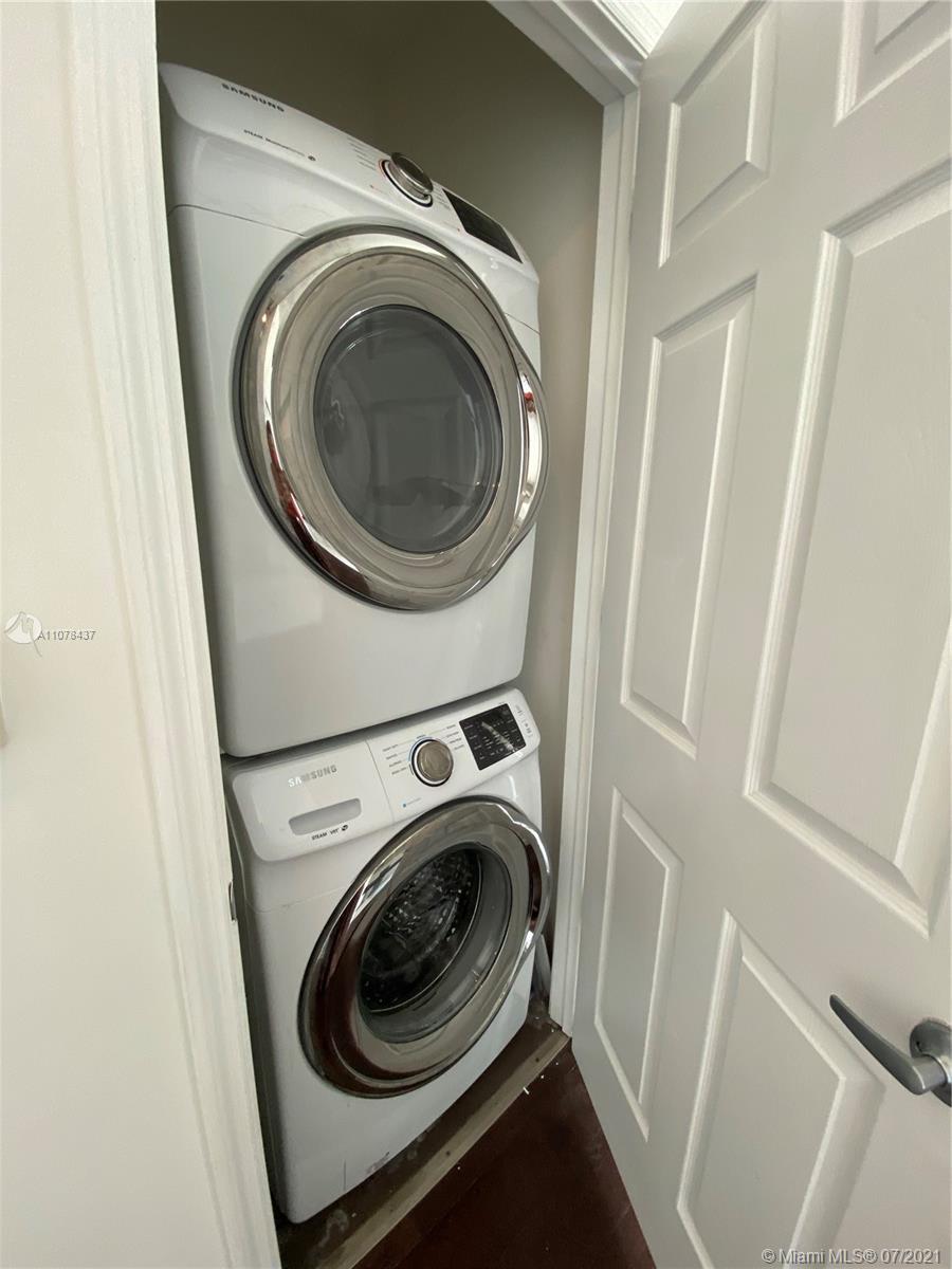 LOFTS AT HOLLYWOOD STATIO - Residential Lease