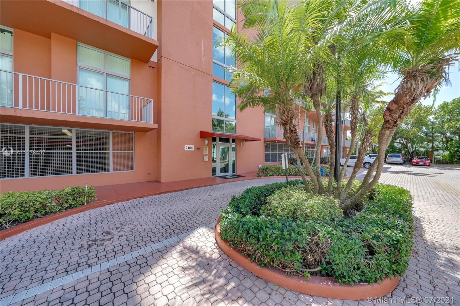 LOFTS AT HOLLYWOOD STATIO - Residential Lease