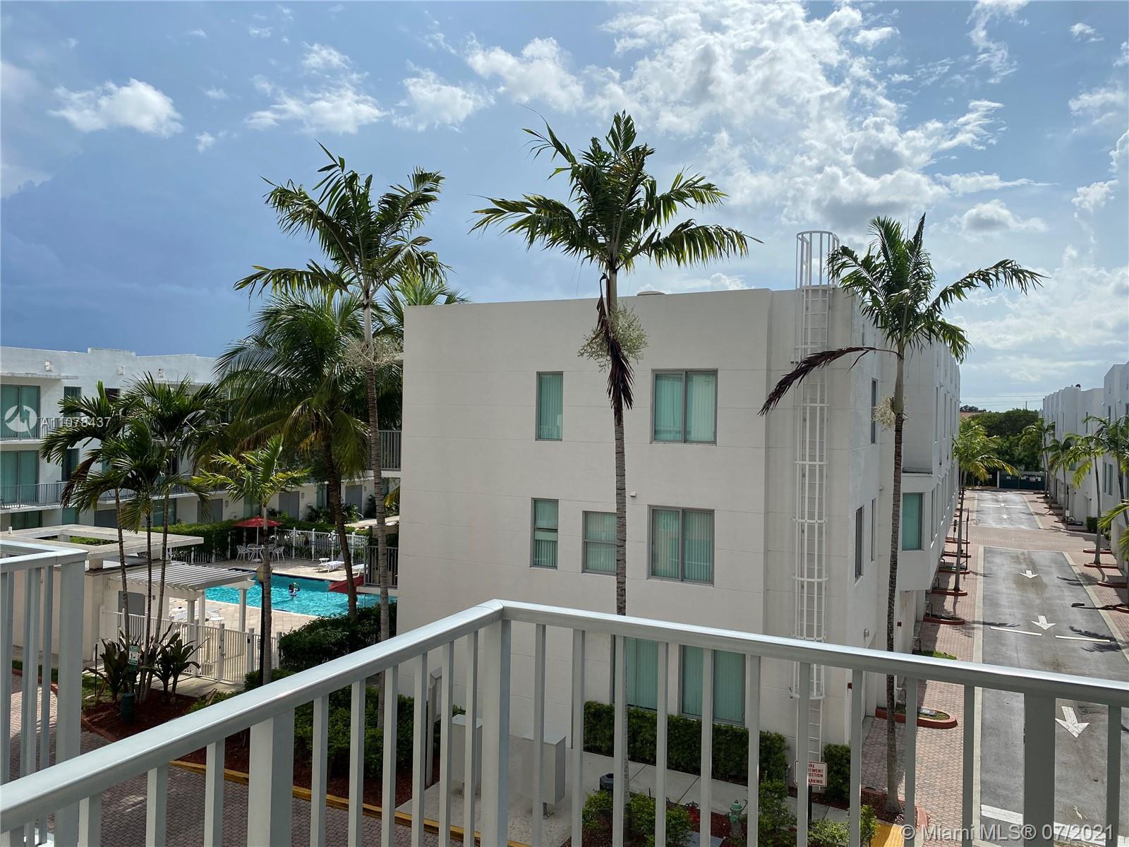 LOFTS AT HOLLYWOOD STATIO - Residential Lease