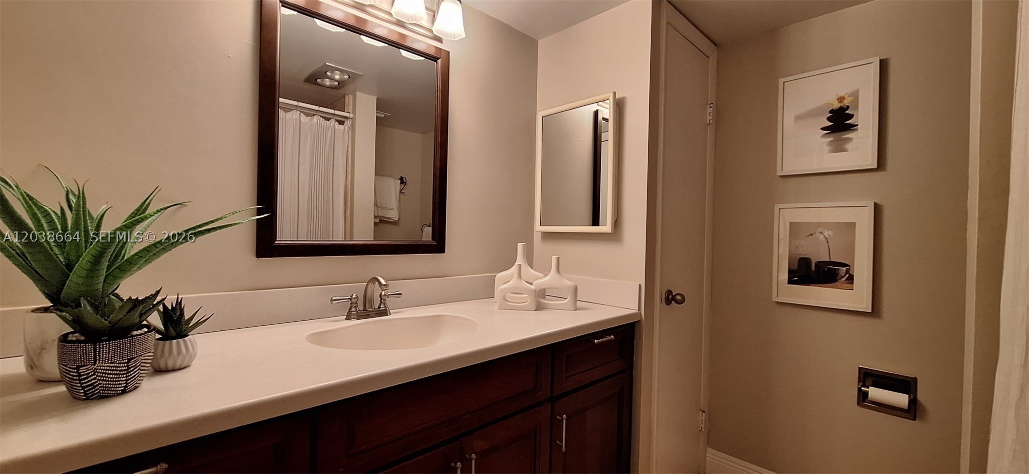 ROYAL MARINER CONDO - Residential