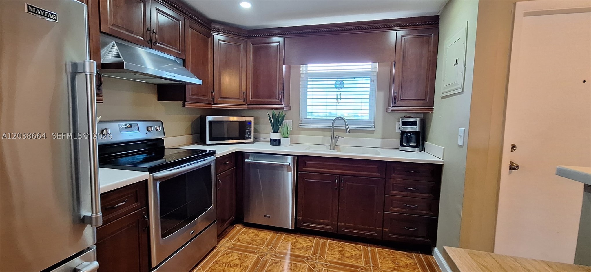 ROYAL MARINER CONDO - Residential