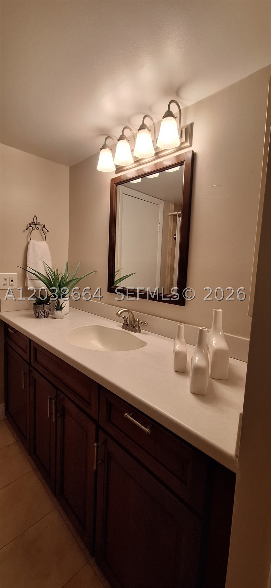 ROYAL MARINER CONDO - Residential