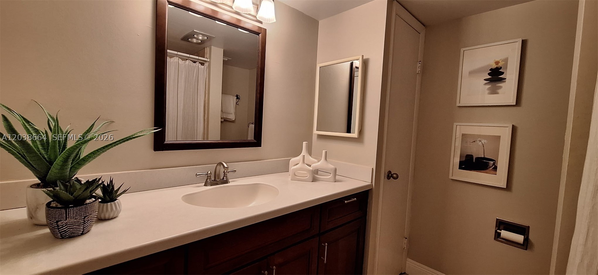 ROYAL MARINER CONDO - Residential