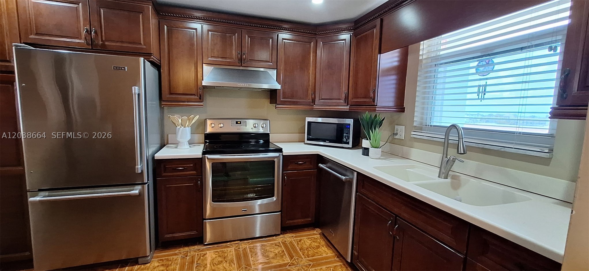 ROYAL MARINER CONDO - Residential