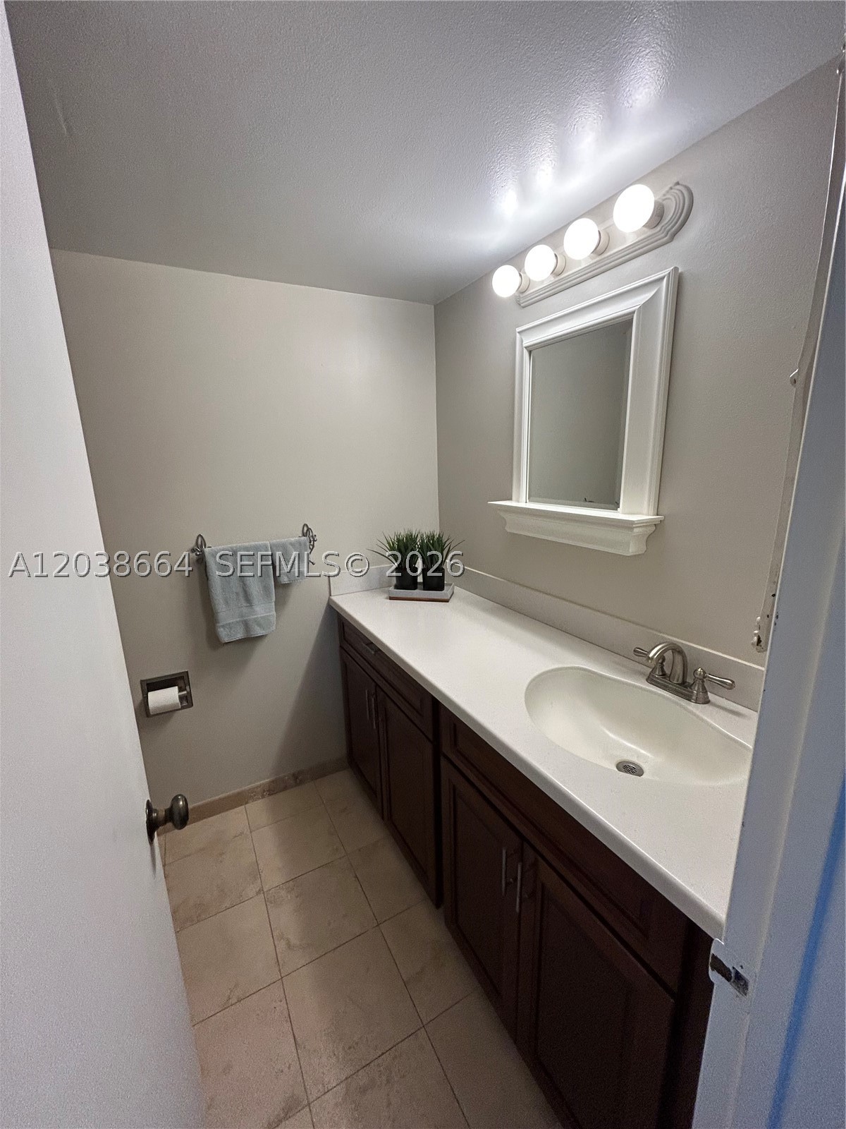 ROYAL MARINER CONDO - Residential