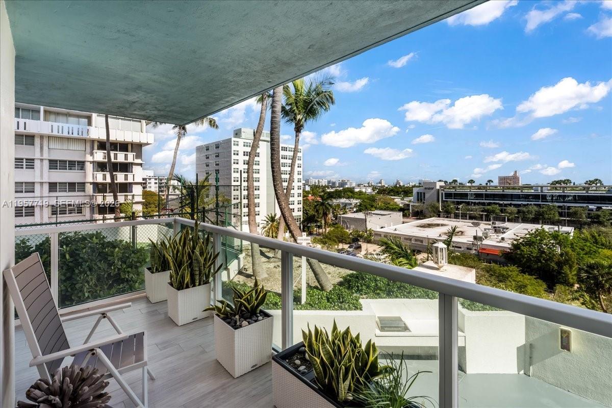 THE FLORIDIAN CONDO - Residential