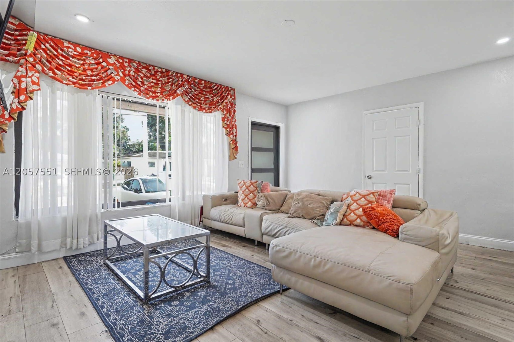 JUDY MANORS - Residential