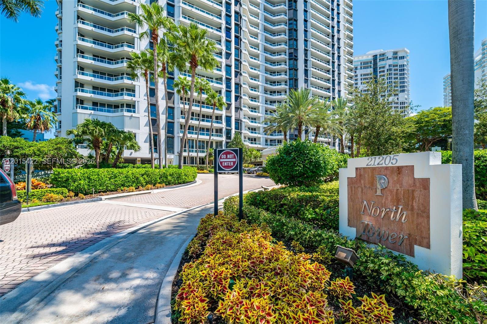 NORTH TOWER AT THE POINT - Residential