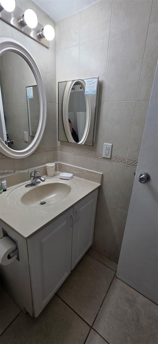 THE AVENTURA BEACH CLUB C - Residential