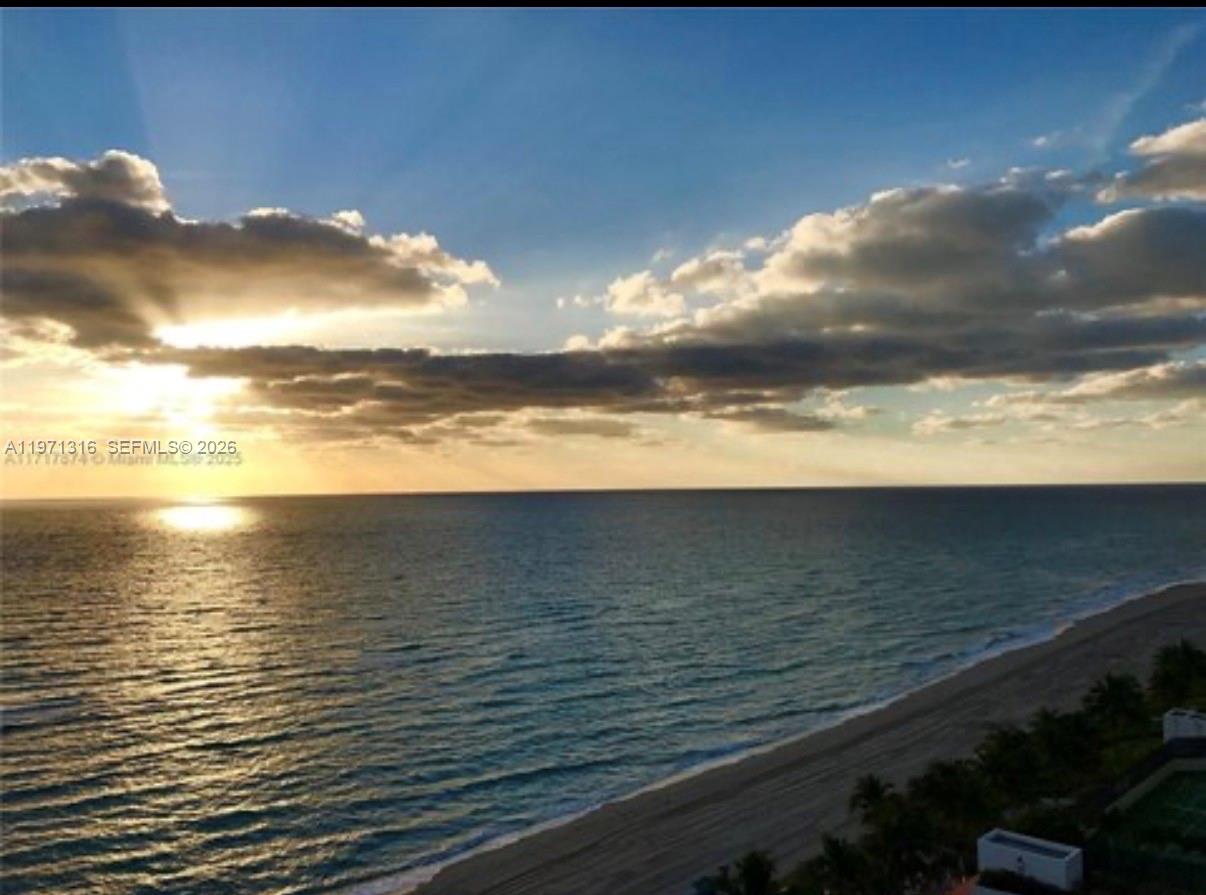THE AVENTURA BEACH CLUB C - Residential