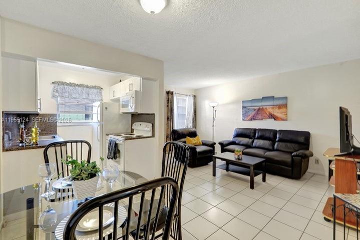 WARRENTON HOUSE CONDO - Residential