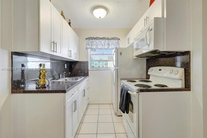 WARRENTON HOUSE CONDO - Residential