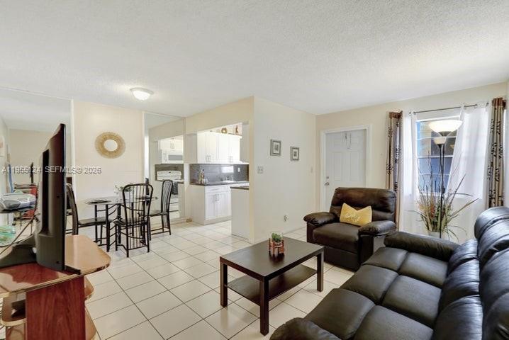 WARRENTON HOUSE CONDO - Residential