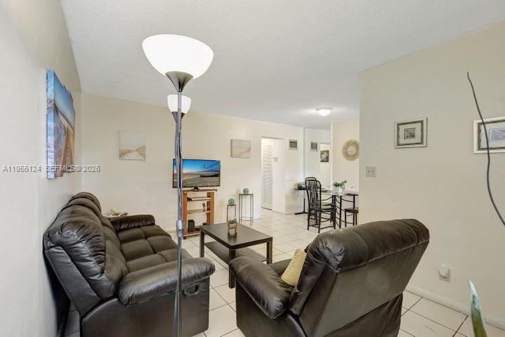 WARRENTON HOUSE CONDO - Residential