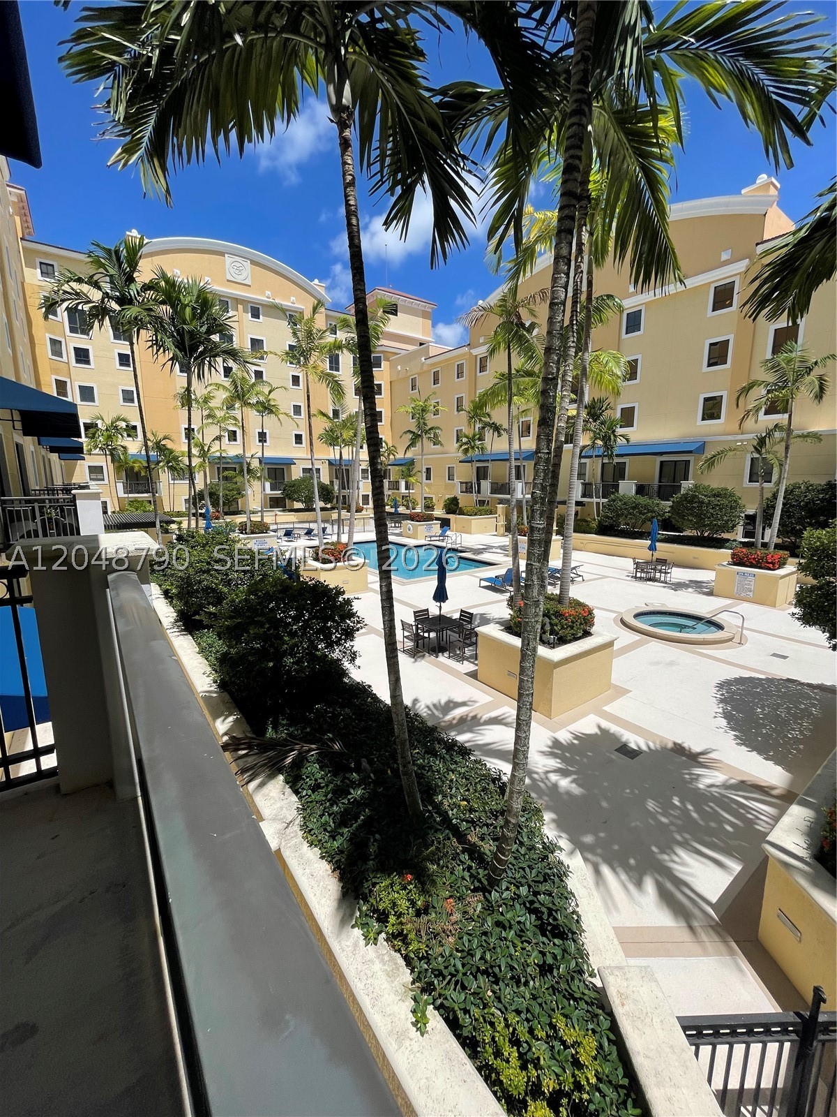 LOCATION LOCATION LOCATION!!!!! Beautiful 2 bedrooms / 2 bathrooms unit locate at the Colonnade Dadeland 5th floor. This unit is 1,114 square feet of living space featuring a full kitchen, half bath, washer/dryer, and spacious living area plus a large master bedrooms, bathrooms equipped with a double vanity , shower and tub, and walk in closet. This unit has assigned 2 parking spaces very well located close to the elevators and an spacious storage room. The colonnade offer inside the covered parking garage additional guest parking. The colonnade is a pet friendly condominium and has exceptional amenities including gym, pool, barbecue area and 24/7 security and assistance.