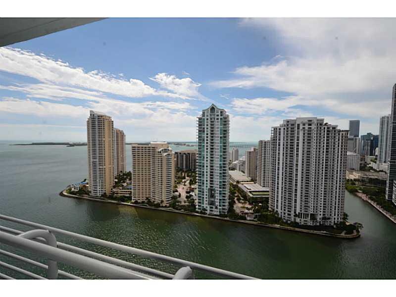 Modern one of a kind  1 bdrm condo overlooking Biscayne Bay, Miami River, and Brickell Skyline. Rent furnished or funurnished ($ 2400/mo furnished) Porcelain floors throughout and large balcony with sitting area and the ultimate South exposure. Bldg ameni ties incl: 24 hours security, valet, and concierge, bus. Ctr., conf.  rm., 2 swimming pool, 2 party rooms, Jacuzzi, and sun deck. Centrally located within minutes to SoBe and walking distance from all the best restaurants in town.