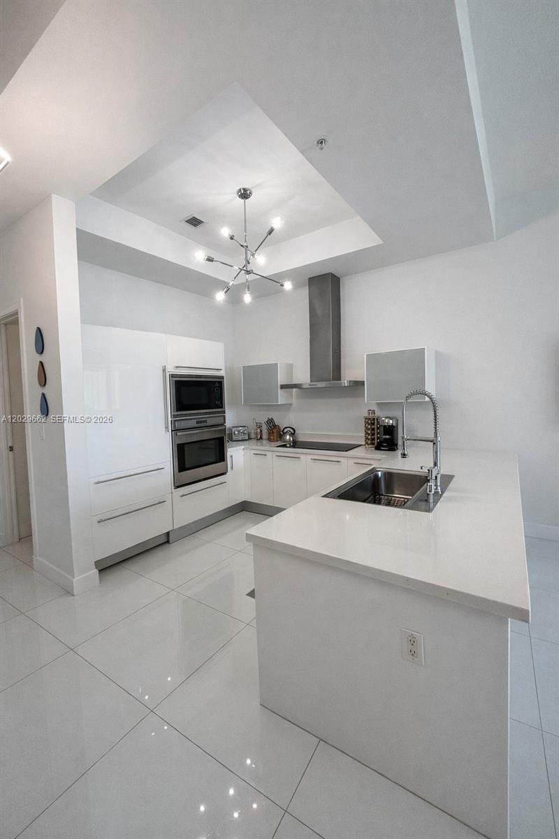 ST TROPEZ ON THE BAY III - Residential Lease