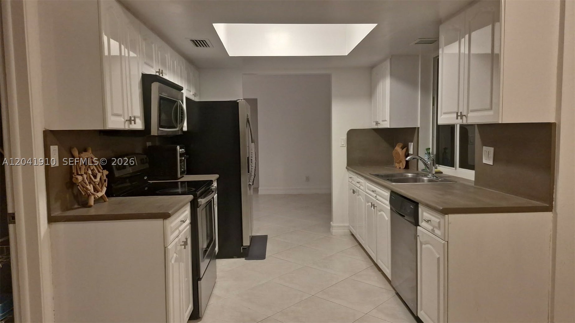 HOLLYWOOD HILLS AMEN PLAT - Residential