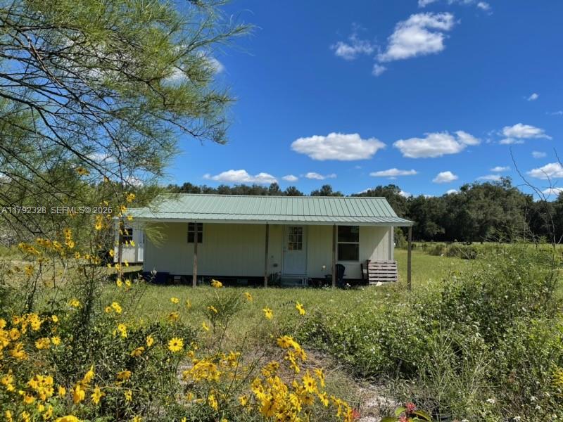 REDUCED TO SELL!!!*****  5 BEAUTIFUL ACRES in FLORIDA  ******
In the middle of Archer, Newberry, and
Gainesville, FL

1BEDROOM/1BATH TINY HOME CONSTRUCTION  BUILT 2023 and STORAGE SHED!
Laminate Pine Wood Floors, Central Air/Heat. New Front and Back Porch, New Septic tank 
and drain field. New Electrical to Tiny Home.  Ready for you to move in!!
OR Build your Dream Home!
Mini-Farm/AGRICULTURE/ANIMALS/HORSES/FARMING, many possibilities!

ALSO, an Older mobile/manufactured 3/2 home (1,152 Sq ft) is on the property, which can be used for storage or
repaired/fixed to live in.  

CALL TODAY!  OWNER MOTIVATED!!
