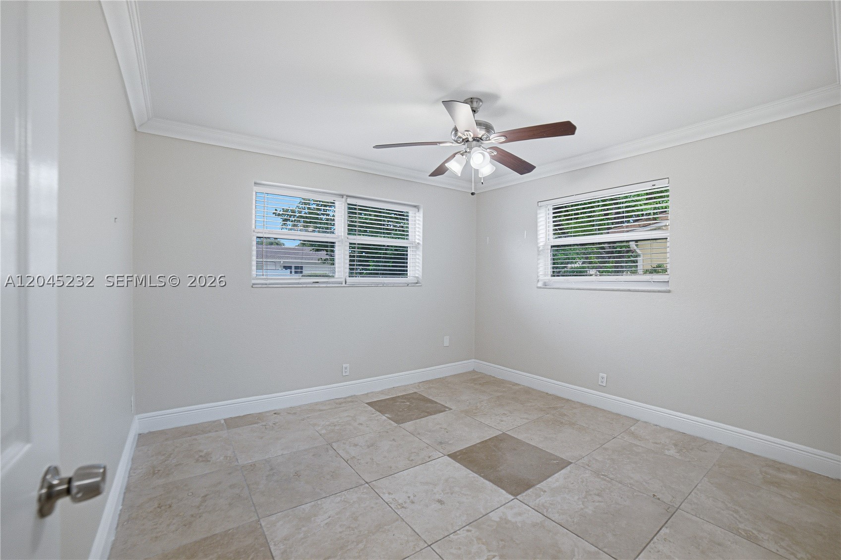 HOLLYWOOD LAKES SECTION - Residential