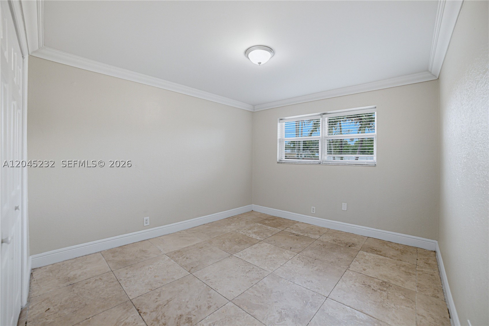 HOLLYWOOD LAKES SECTION - Residential