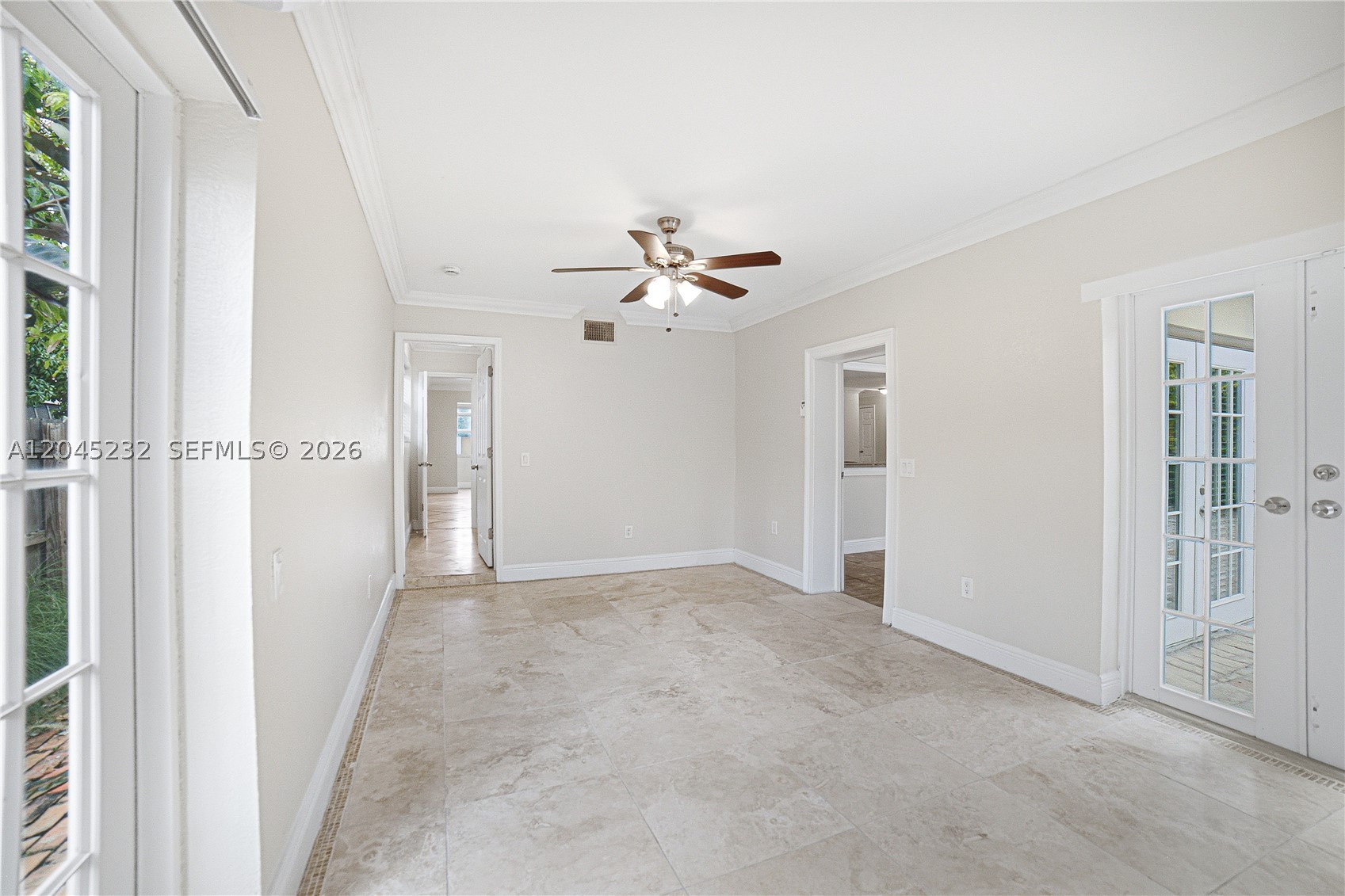 HOLLYWOOD LAKES SECTION - Residential