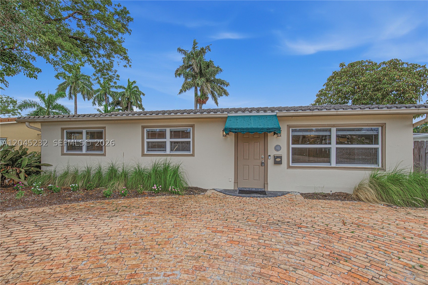 HOLLYWOOD LAKES SECTION - Residential