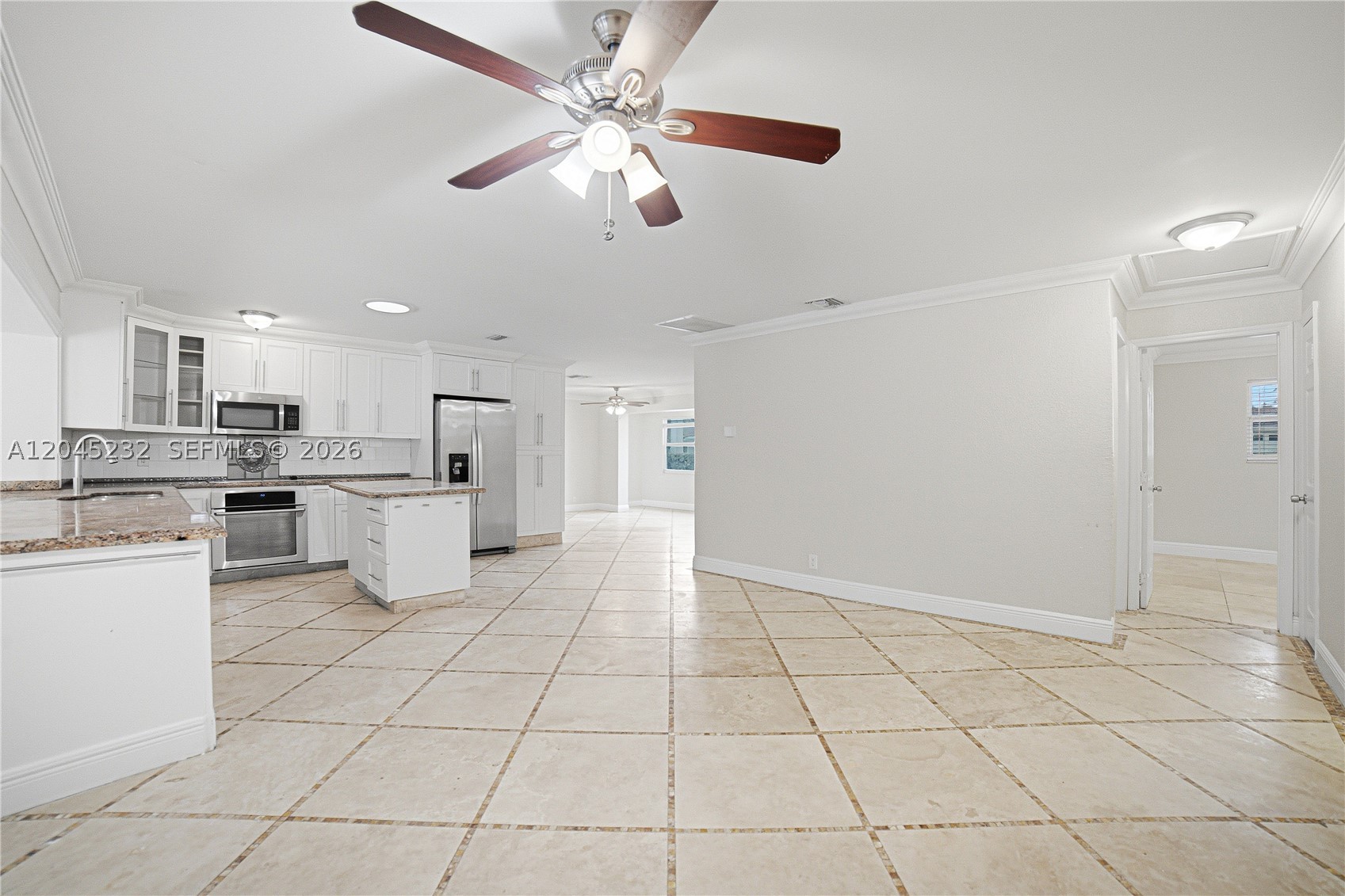 HOLLYWOOD LAKES SECTION - Residential
