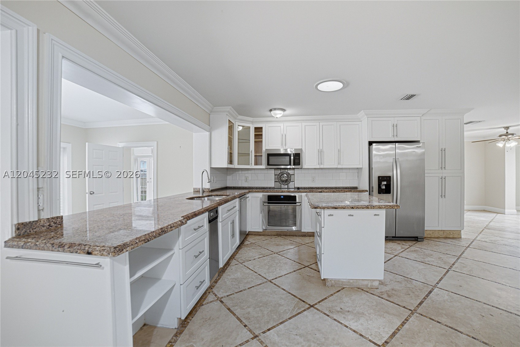 HOLLYWOOD LAKES SECTION - Residential