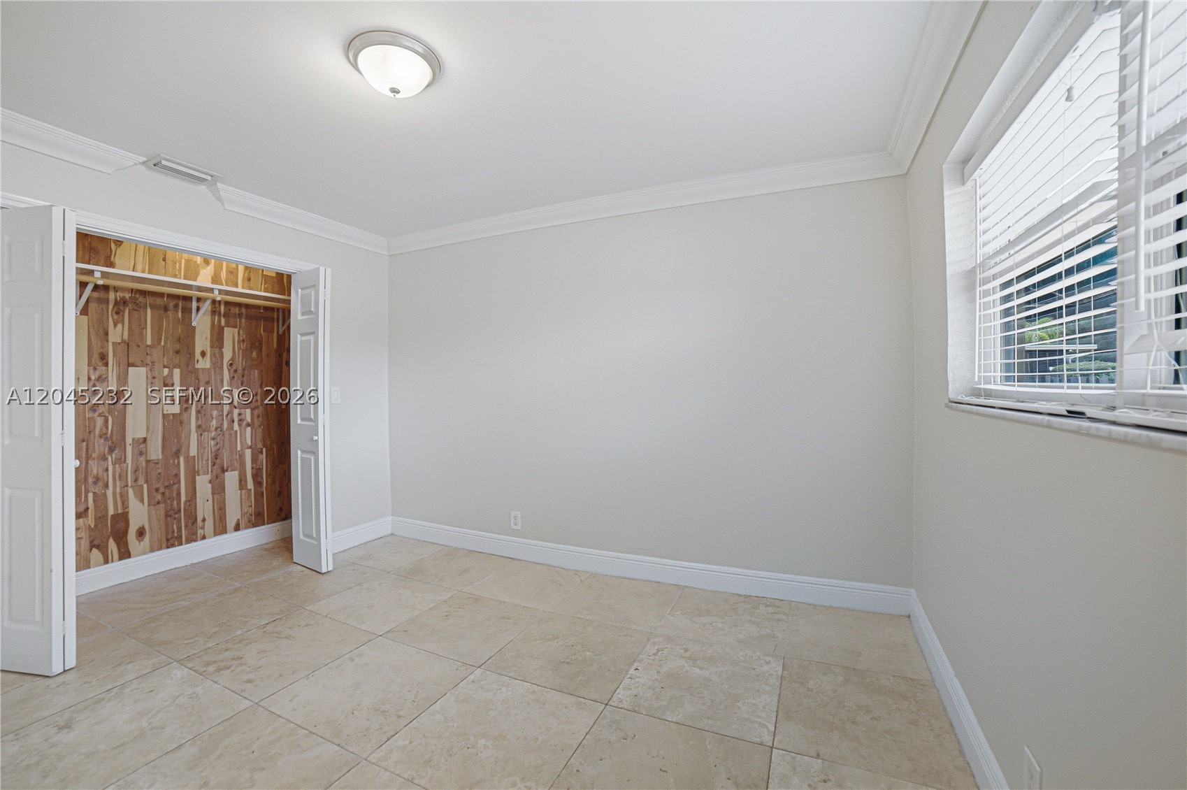 HOLLYWOOD LAKES SECTION - Residential