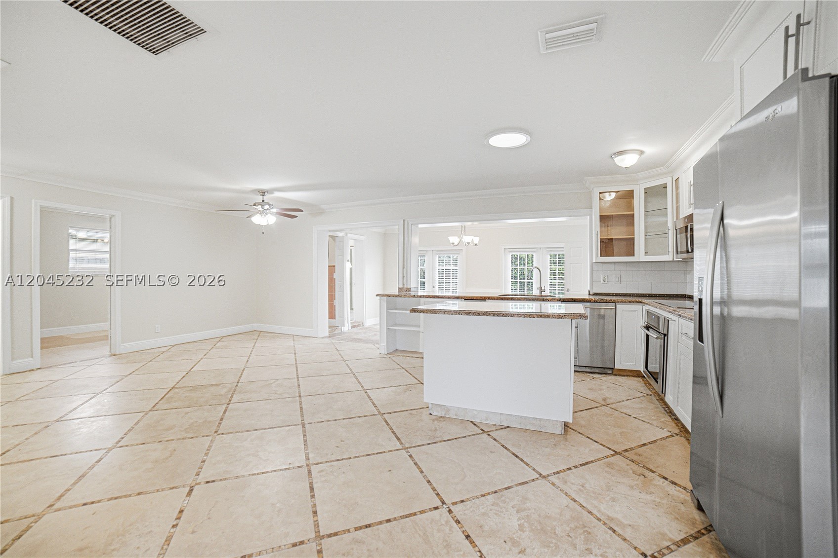HOLLYWOOD LAKES SECTION - Residential