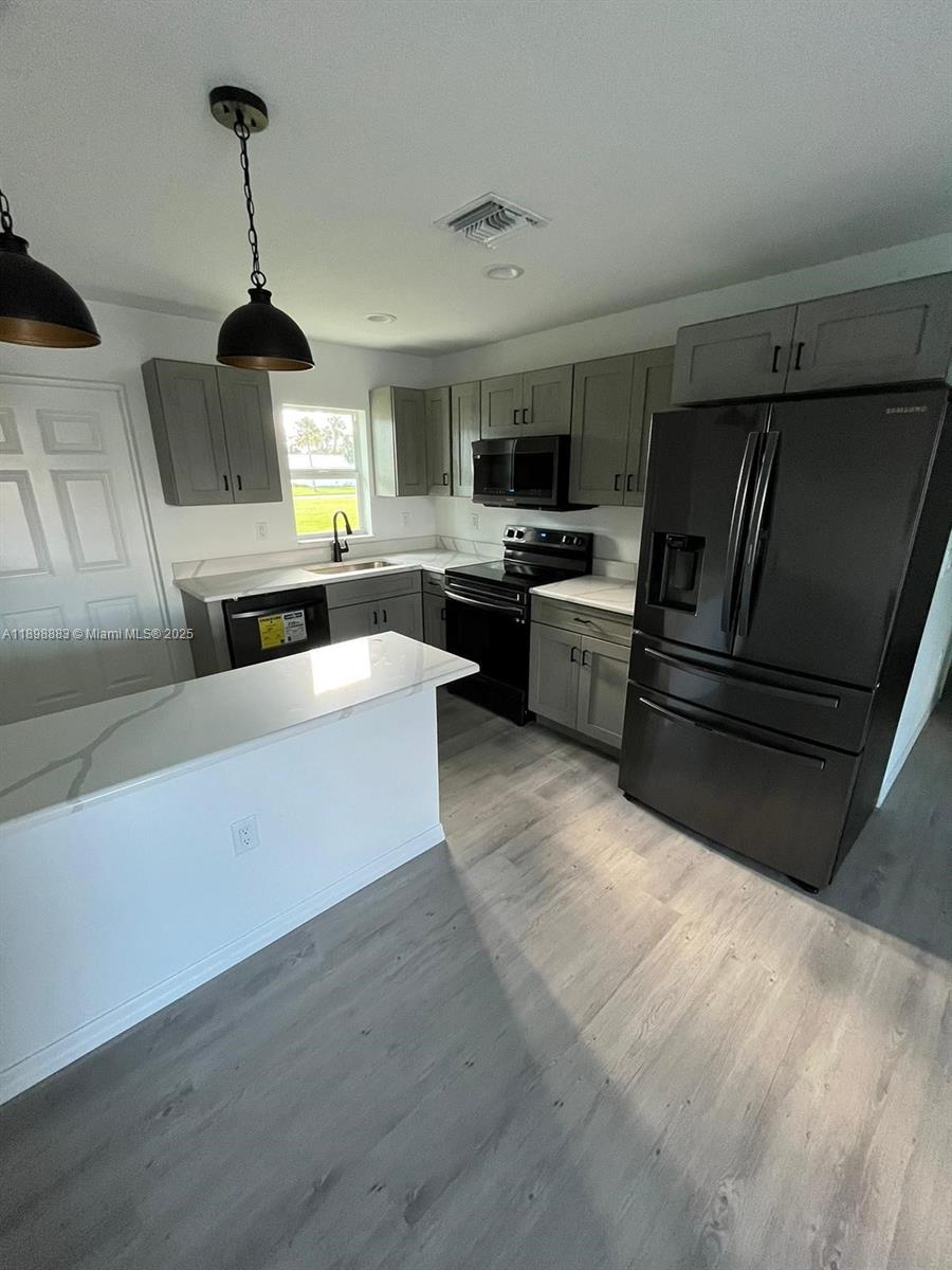 KING'S BAY - Residential