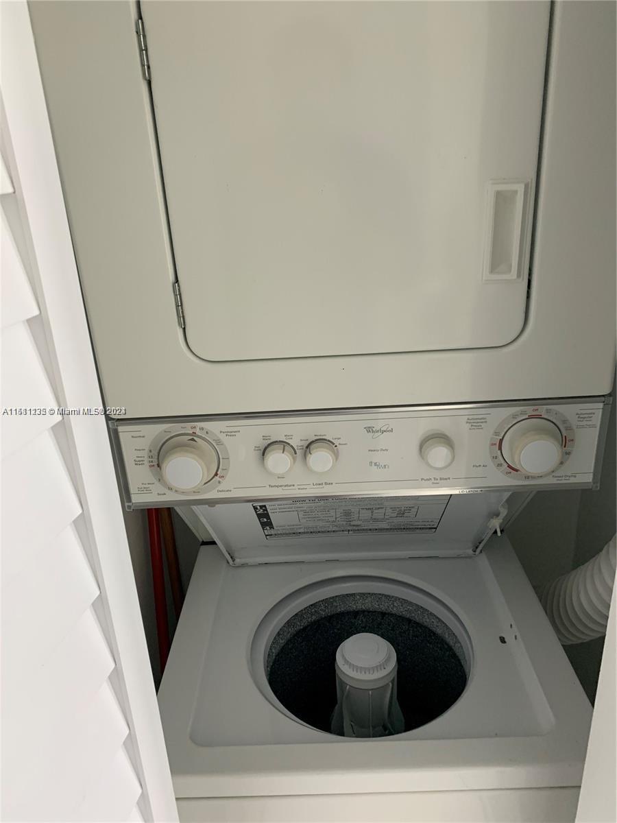 BRICKELL PLACE CONDO - Residential Lease
