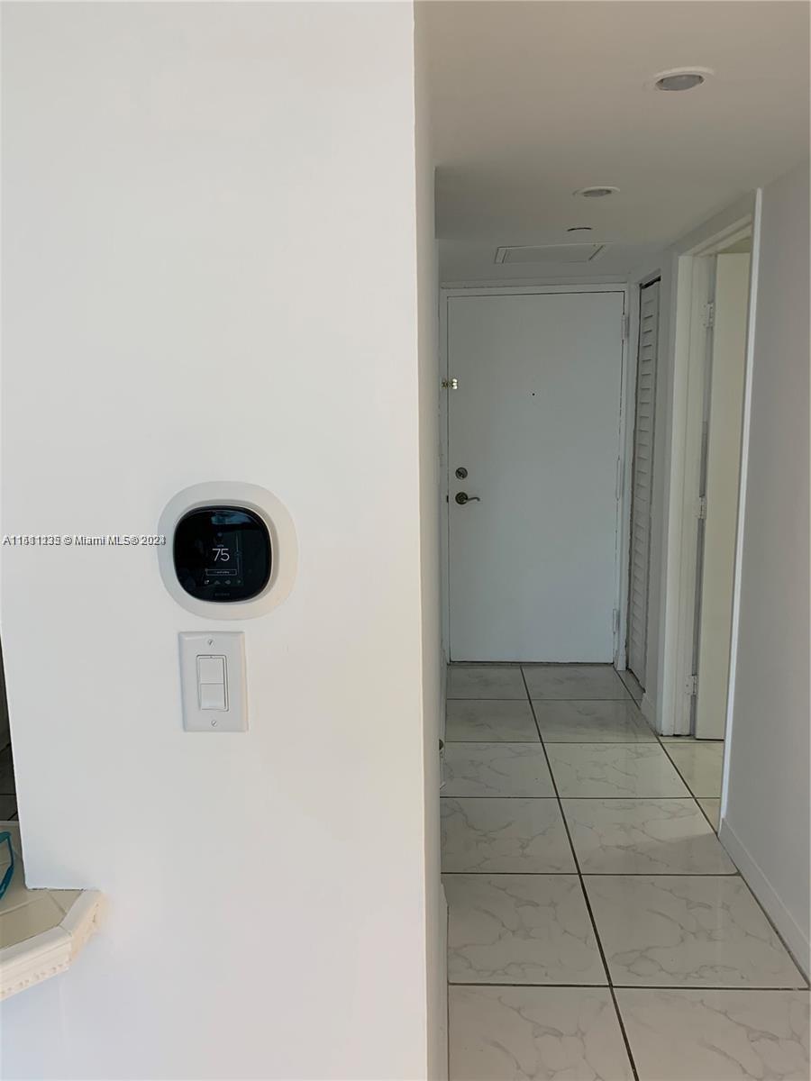 BRICKELL PLACE CONDO - Residential Lease