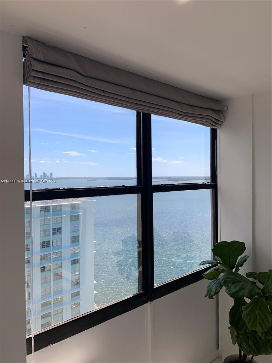 BRICKELL PLACE CONDO - Residential Lease