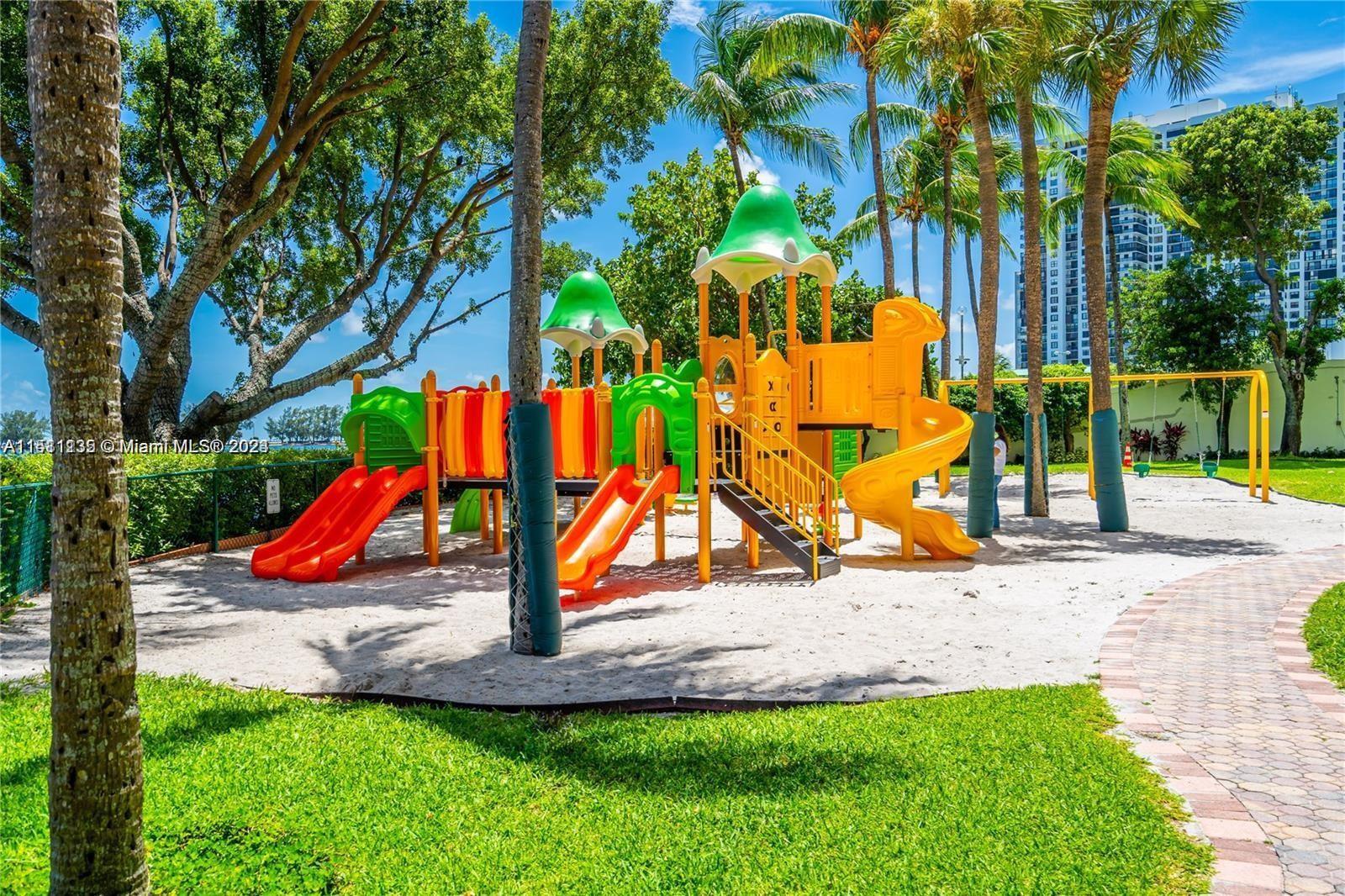 BRICKELL PLACE CONDO - Residential Lease