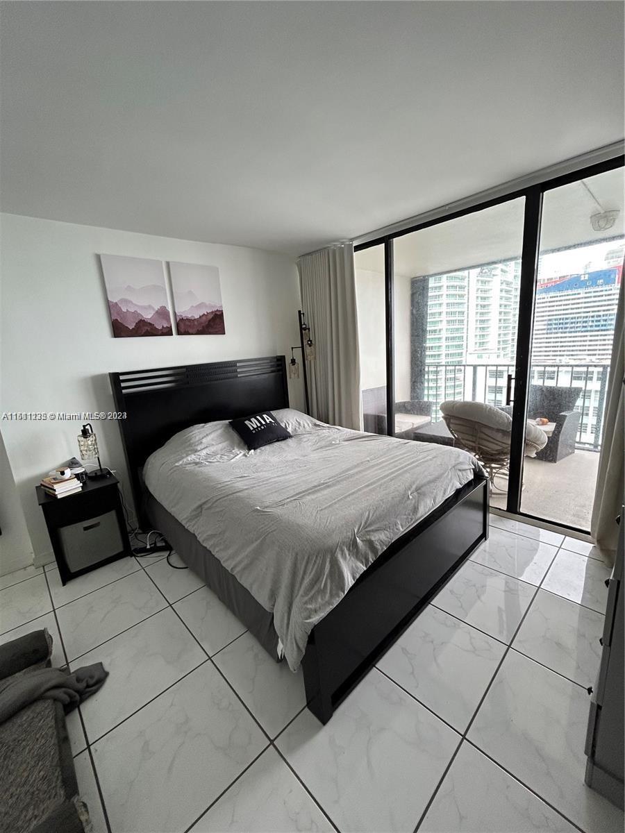 BRICKELL PLACE CONDO - Residential Lease