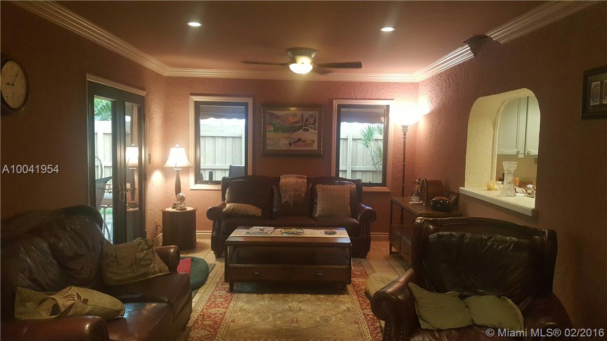 Hollywood Hills Park 52-2 - Residential