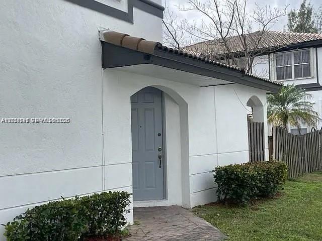 DORAL ISLES NORTH SEC TWO - Residential Lease