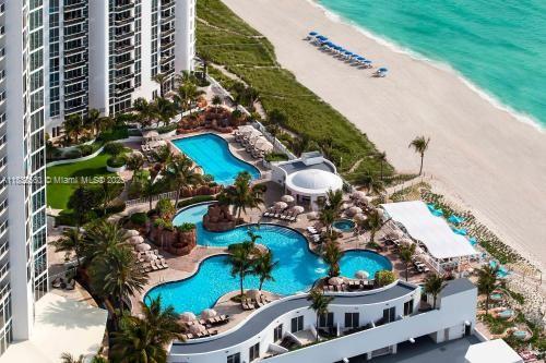 TRUMP INTERNATIONAL SONES - Residential