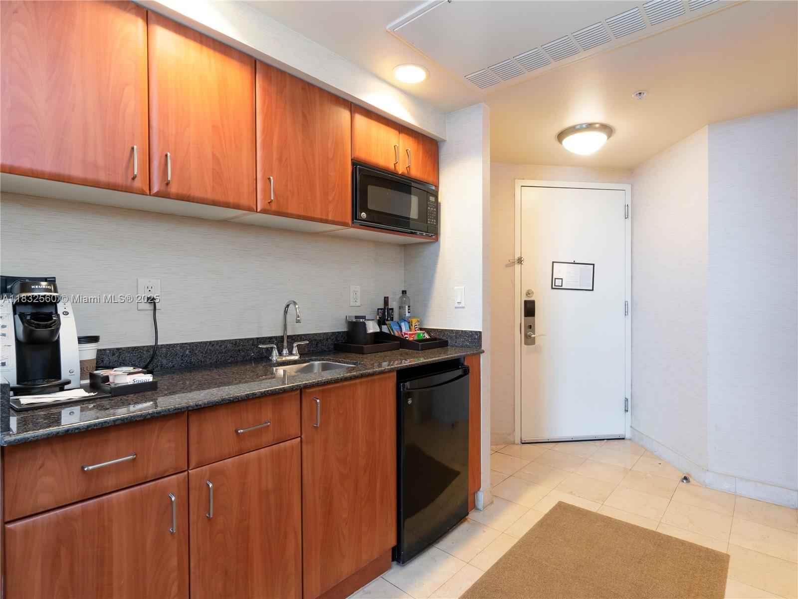 TRUMP INTERNATIONAL SONES - Residential