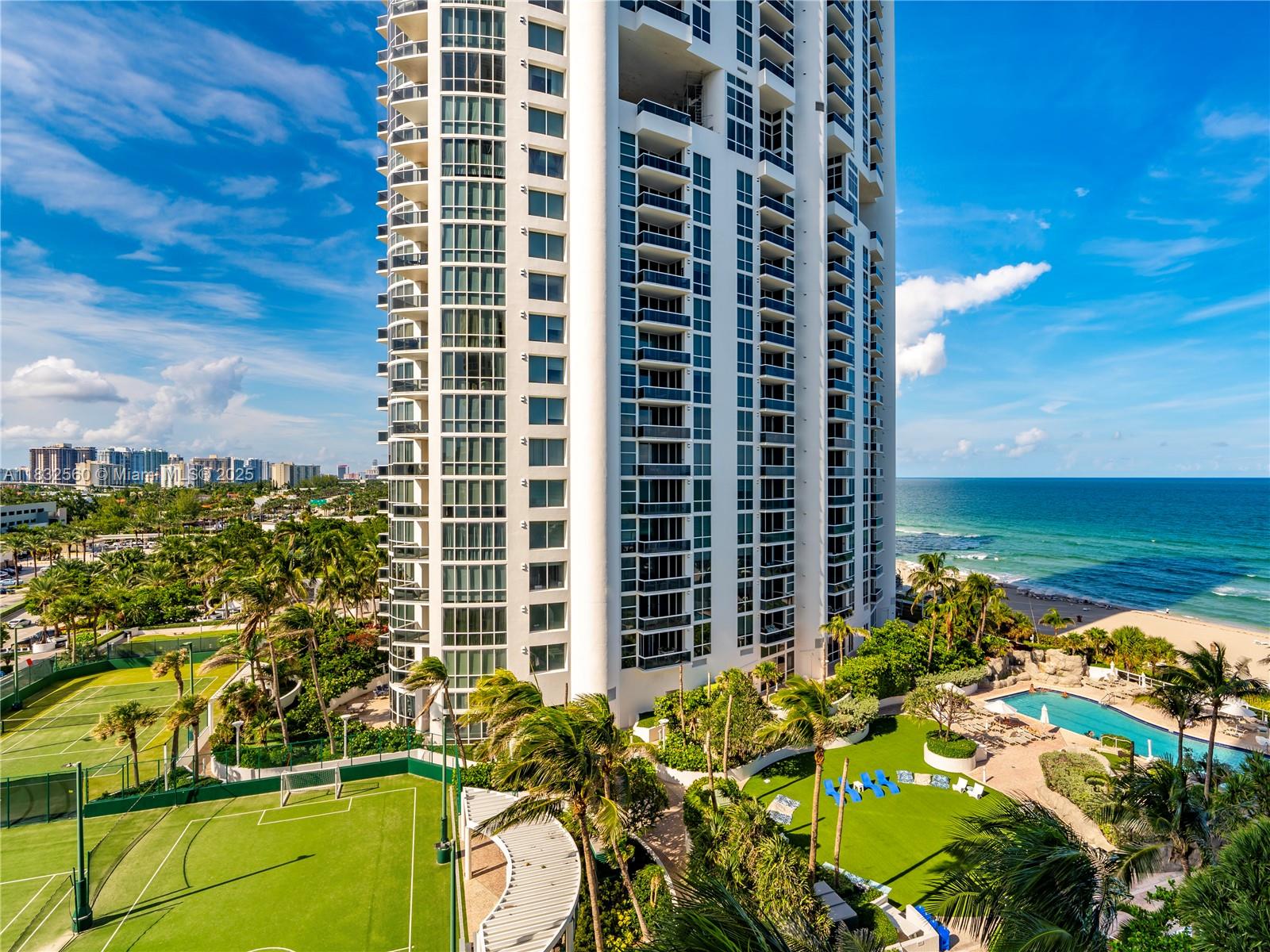 TRUMP INTERNATIONAL SONES - Residential