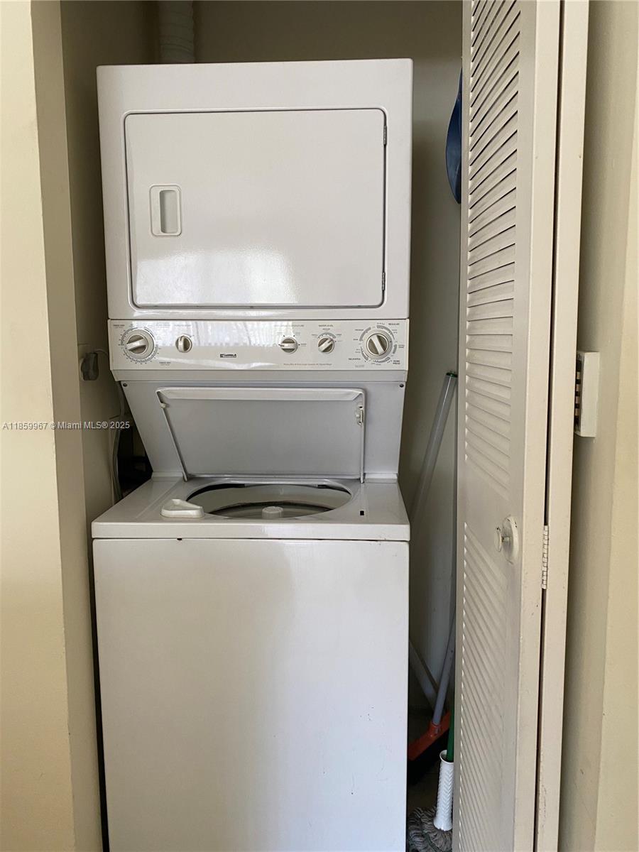 MARINA OAKS CONDO - Residential Lease