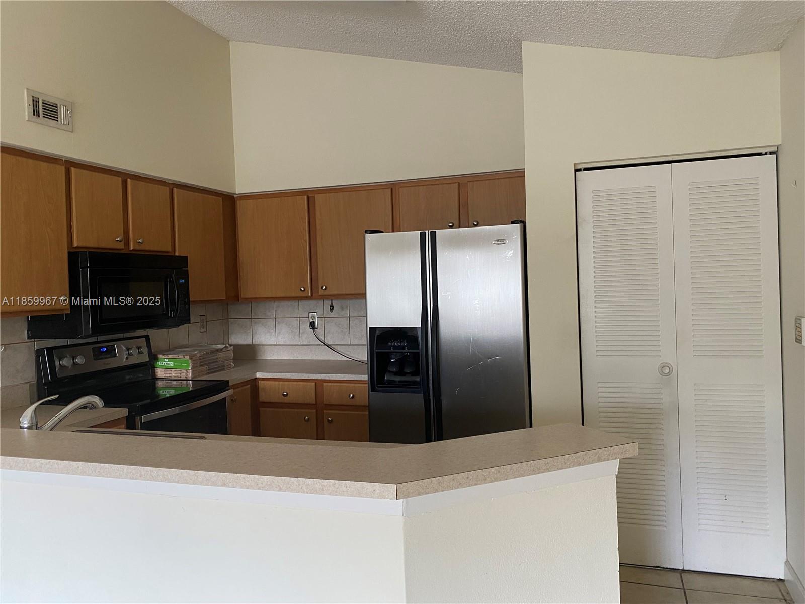 MARINA OAKS CONDO - Residential Lease