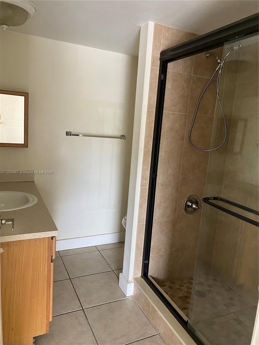 MARINA OAKS CONDO - Residential Lease