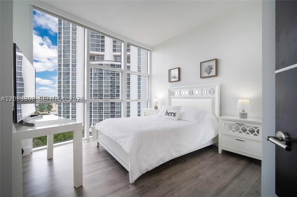 TRUMP PALACE CONDO - Residential