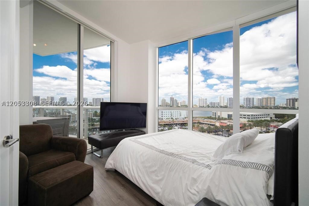 TRUMP PALACE CONDO - Residential