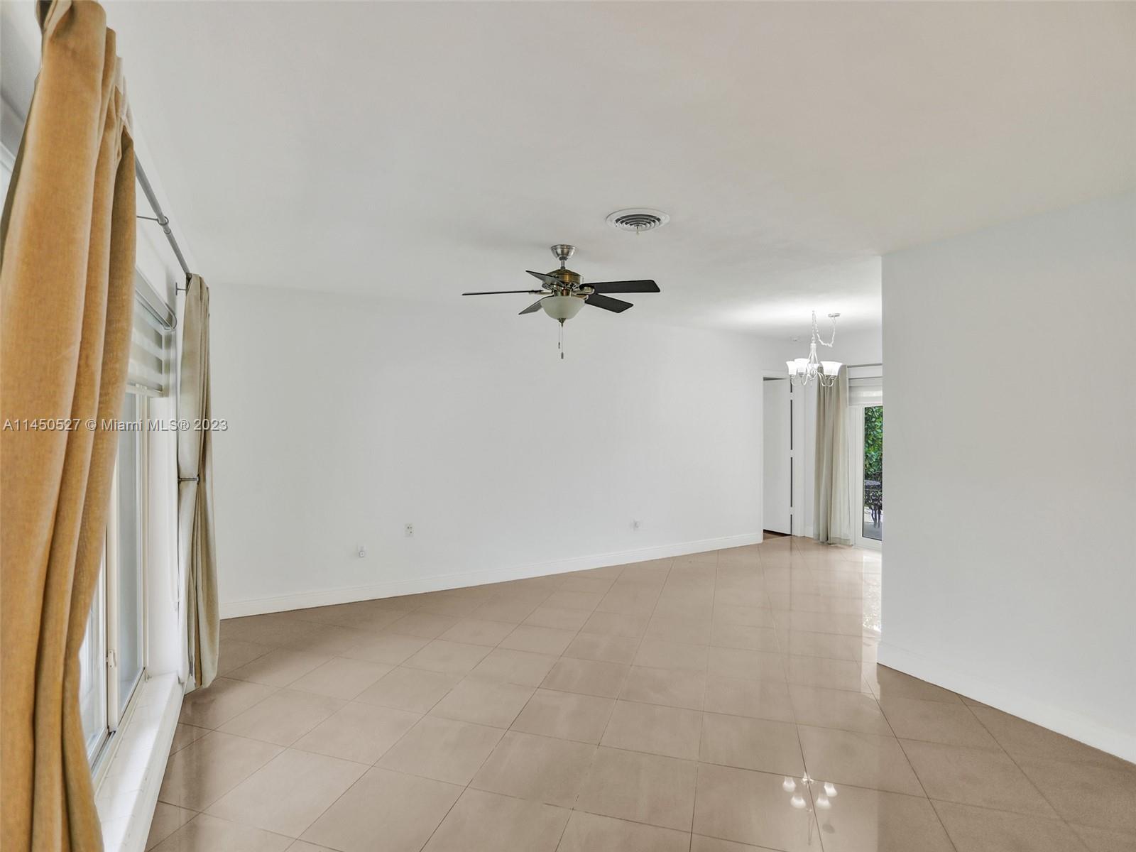 MIAMI LAKES SEC 4 - Residential