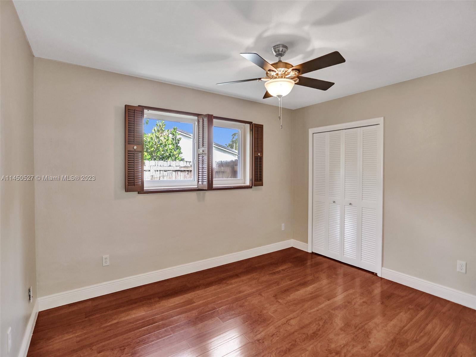 MIAMI LAKES SEC 4 - Residential