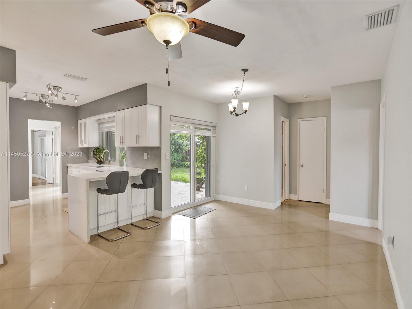 MIAMI LAKES SEC 4 - Residential